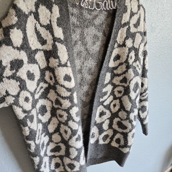 Knit Leopard Cardigan - Picture 3 of 4